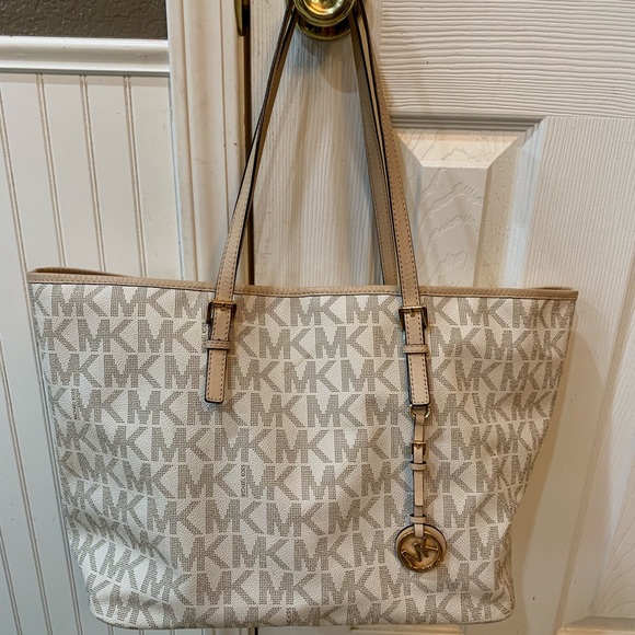 Michael Kors Handbags - Michael Kors purse Michael Kors Handbags - Michael Kors purse